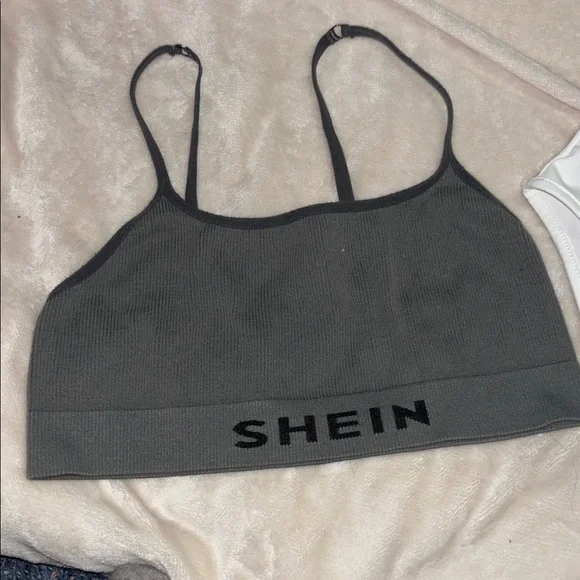 SHEIN bundle - Picture 3 of 4